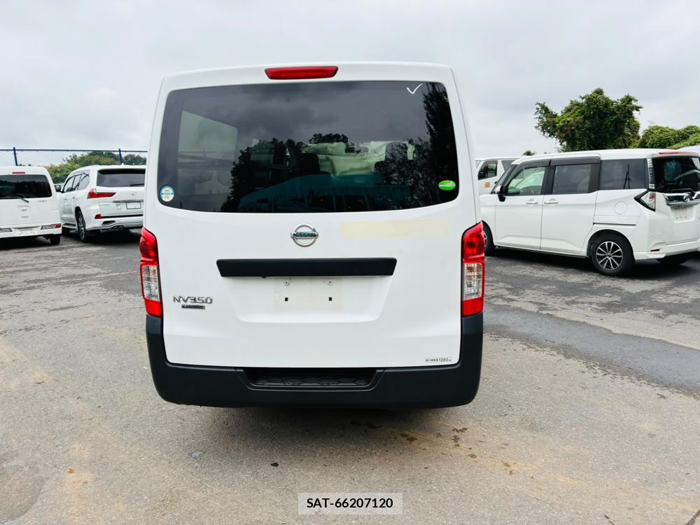 Nissan NV350 Caravan 2019-07 8484643-3