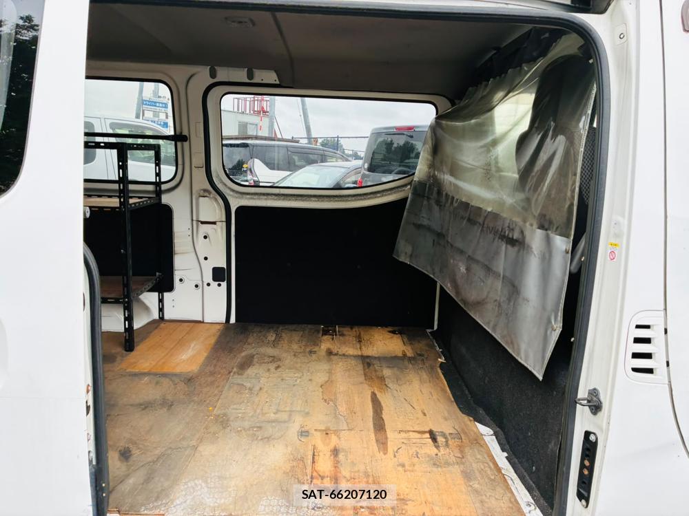 Nissan NV350 Caravan 2019-07 8484643-8
