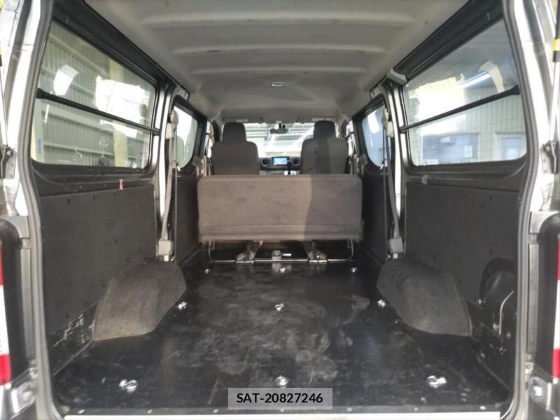 Nissan NV350 Caravan 2019-07 8802240-5
