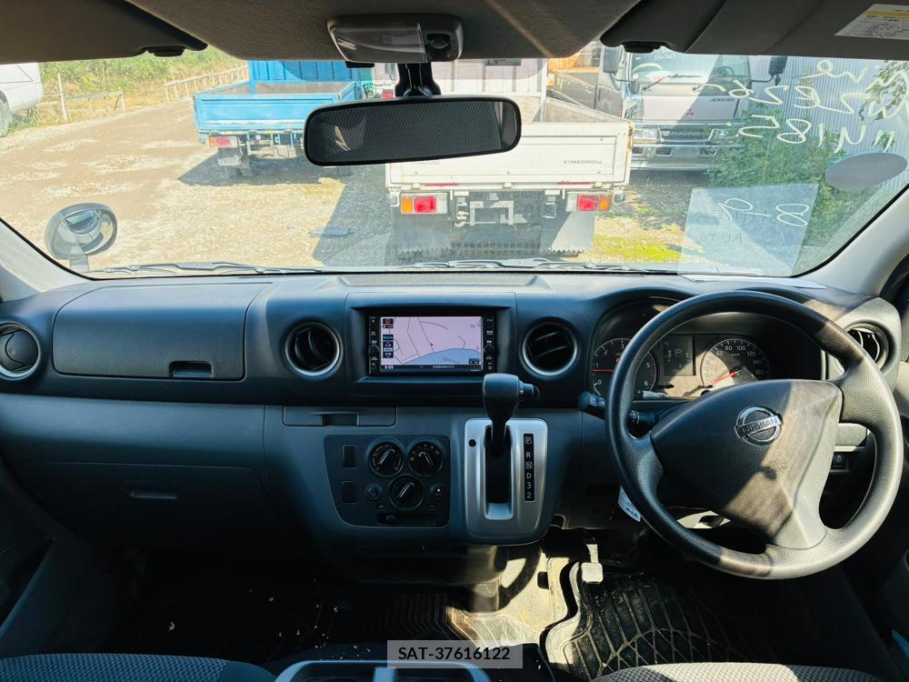 Nissan NV350 Caravan 2019-11 8697751-12