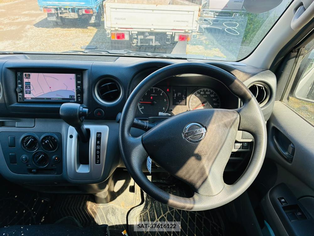 Nissan NV350 Caravan 2019-11 8697751-13