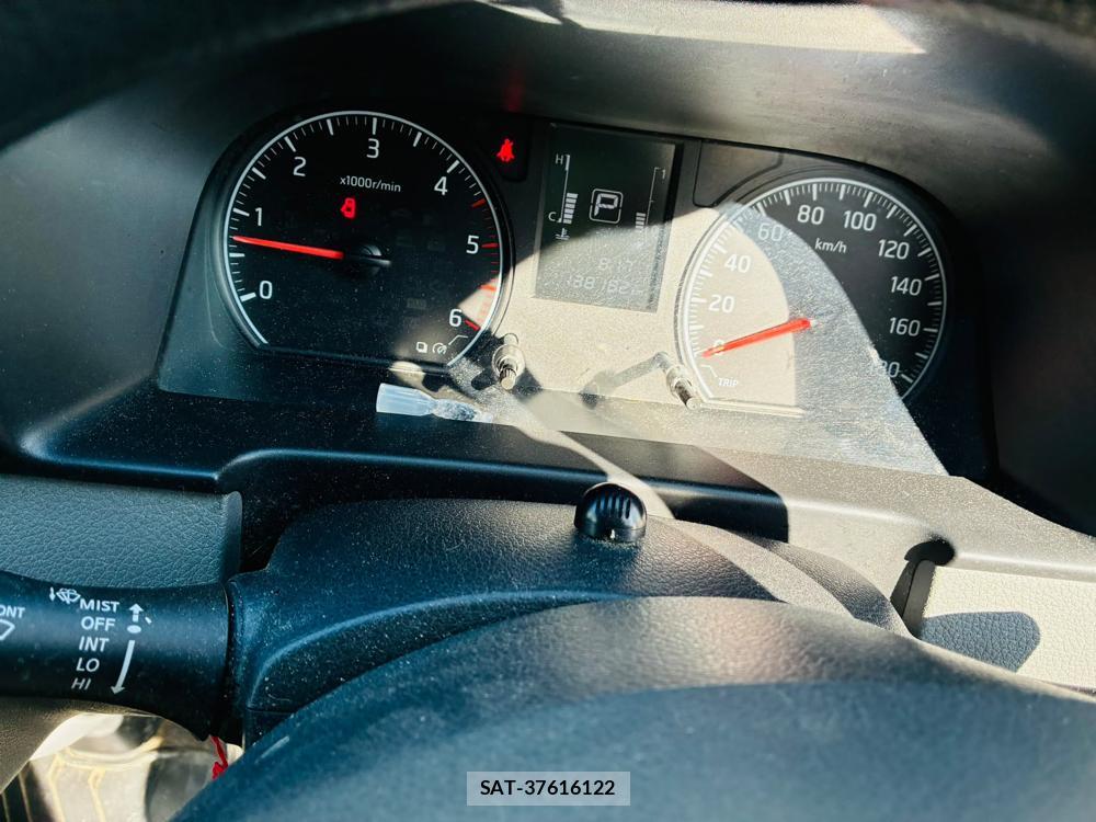 Nissan NV350 Caravan 2019-11 8697751-15