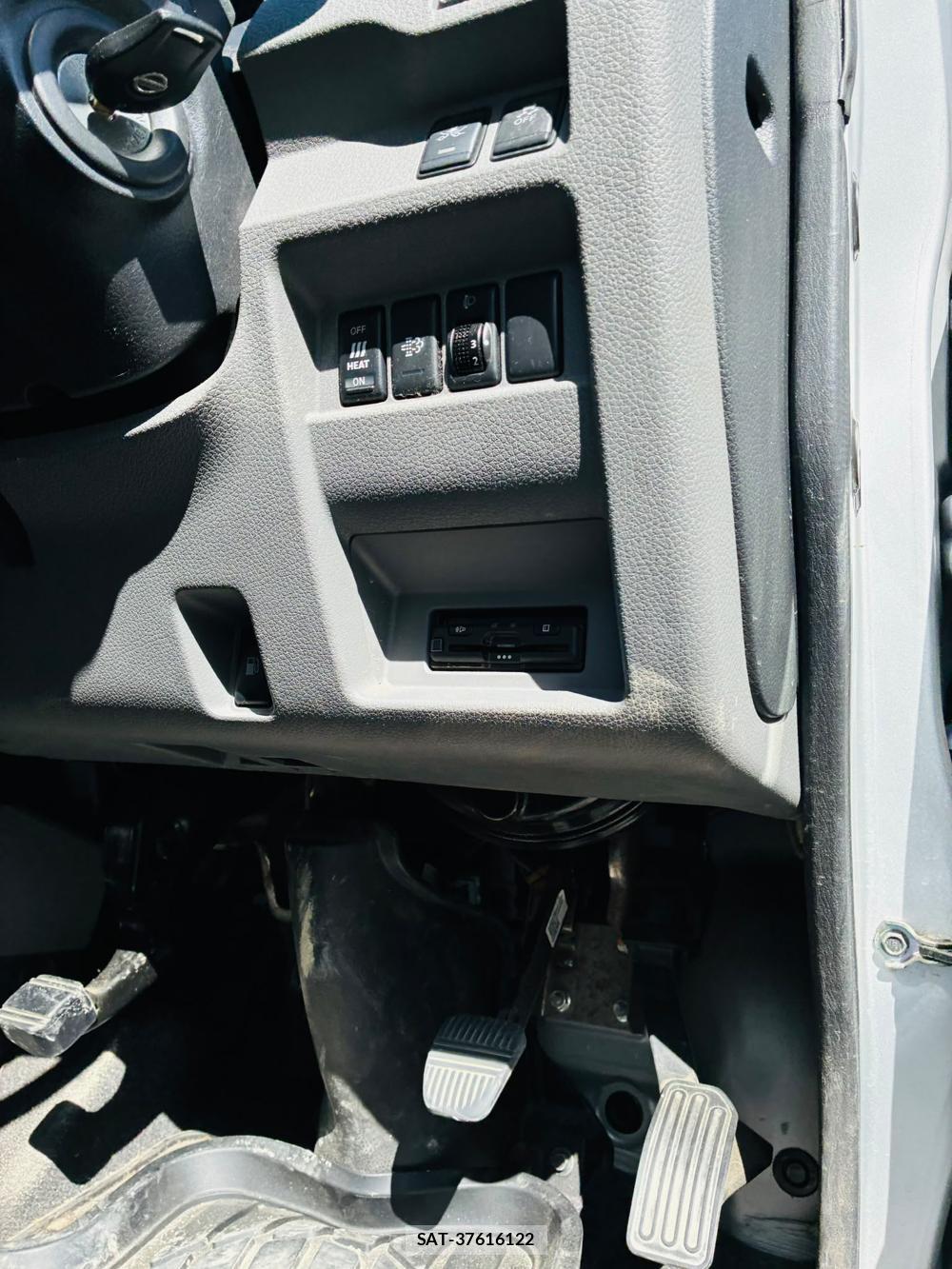 Nissan NV350 Caravan 2019-11 8697751-16