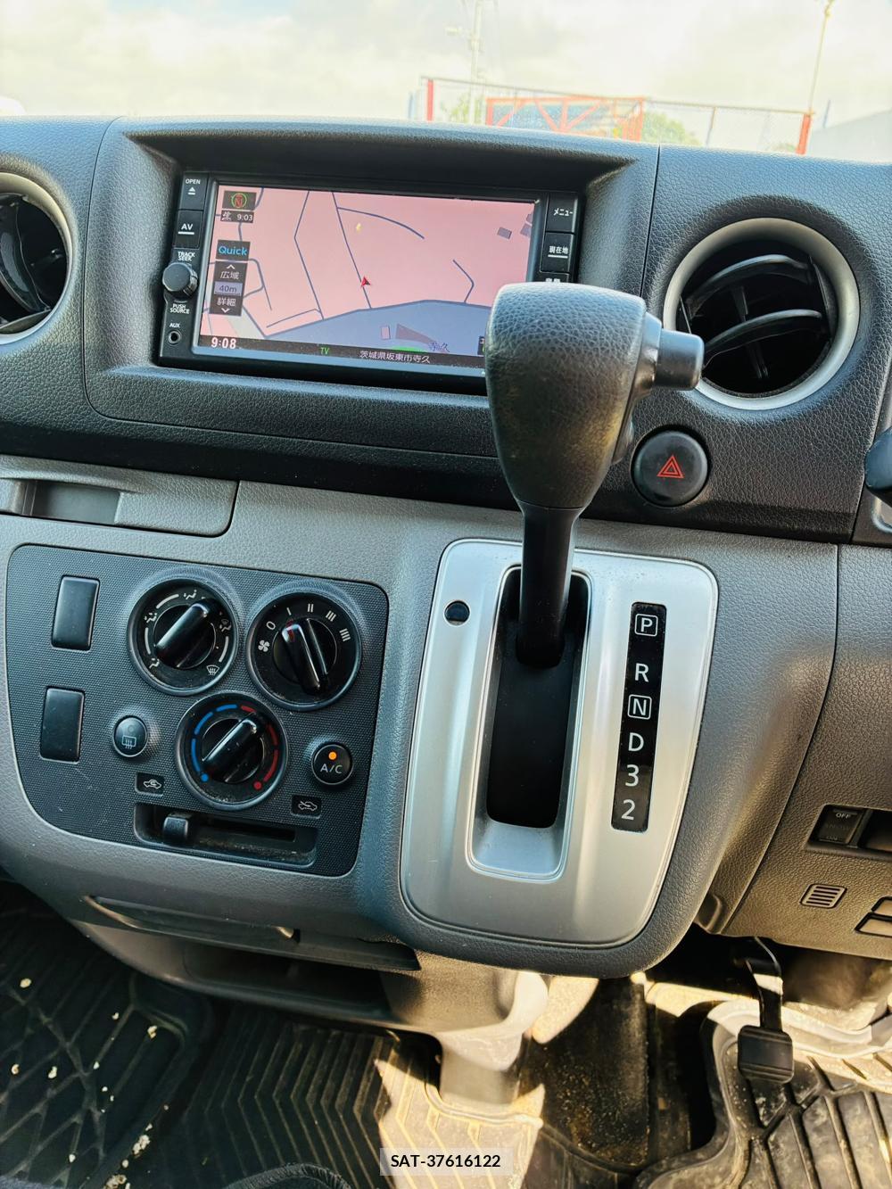 Nissan NV350 Caravan 2019-11 8697751-20