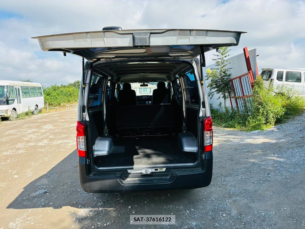 Nissan NV350 Caravan 2019-11 8697751-25