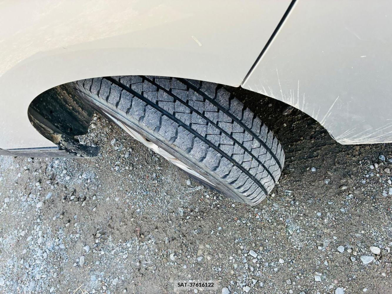 Nissan NV350 Caravan 2019-11 8697751-30