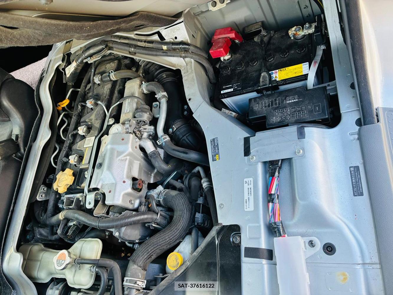 Nissan NV350 Caravan 2019-11 8697751-32