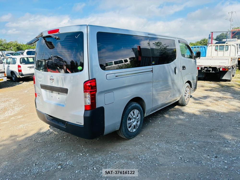 Nissan NV350 Caravan 2019-11 8697751-4