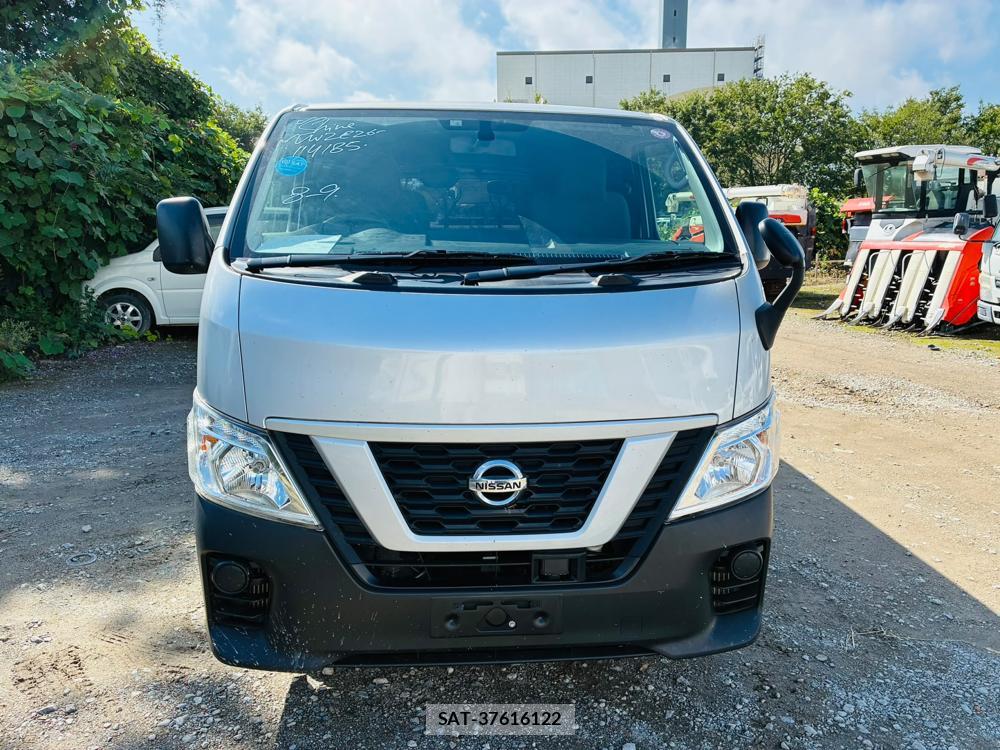 Nissan NV350 Caravan 2019-11 8697751-7