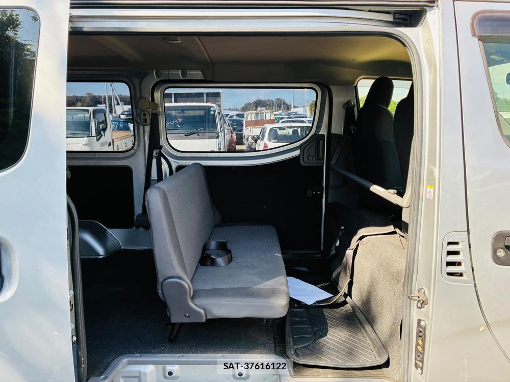 Nissan NV350 Caravan 2019-11 8697751-8