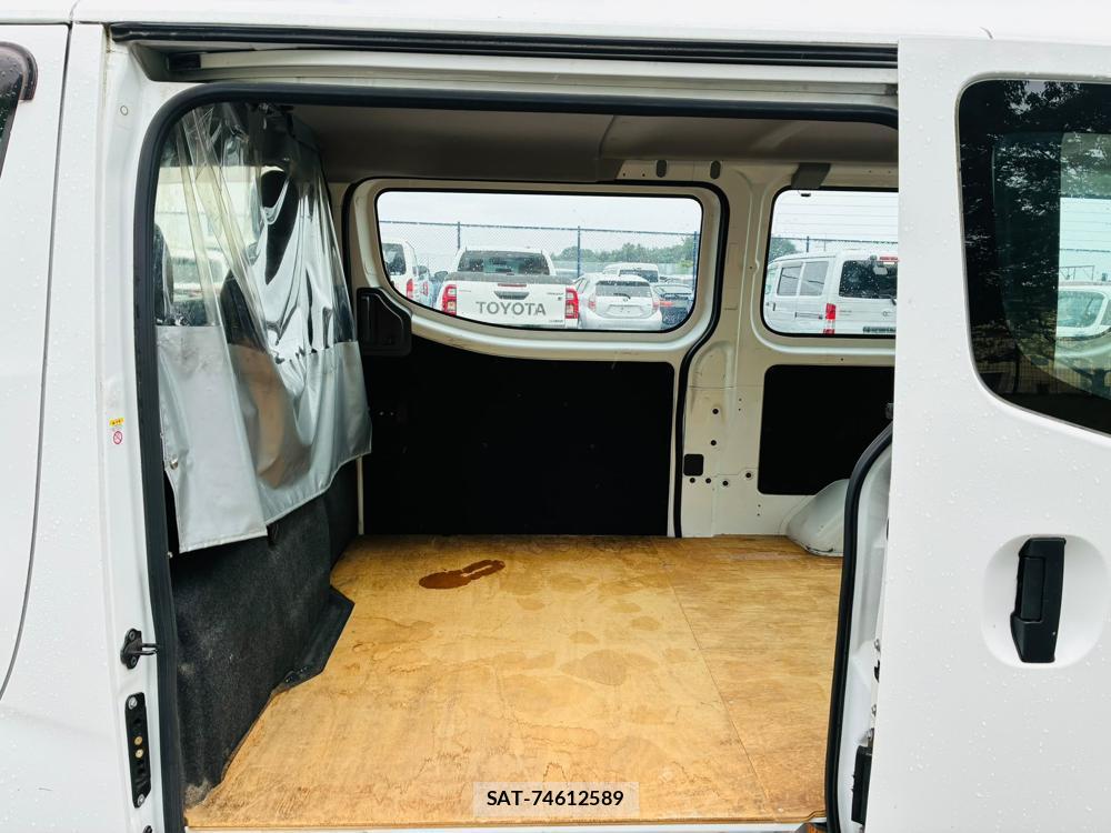 Nissan NV350 Caravan 2020-01 7738520-9