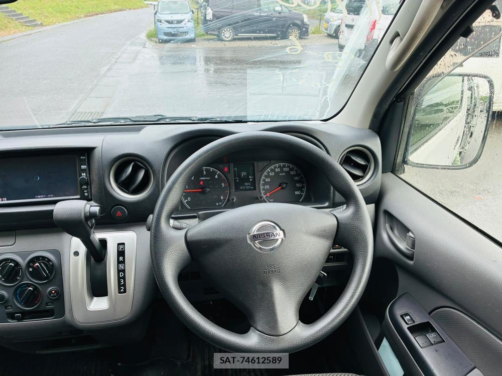 Nissan NV350 Caravan 2020-01 7738520-13