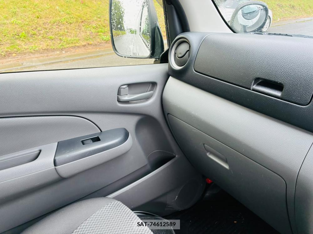 Nissan NV350 Caravan 2020-01 7738520-22