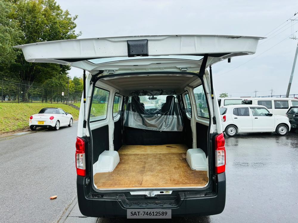 Nissan NV350 Caravan 2020-01 7738520-25