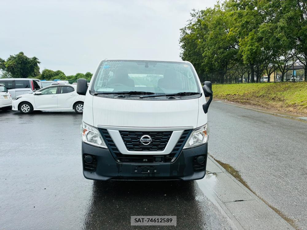 Nissan NV350 Caravan 2020-01 7738520-7