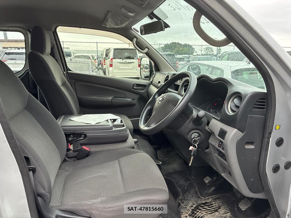 Nissan CARAVAN VAN 2020-04 6339779-11