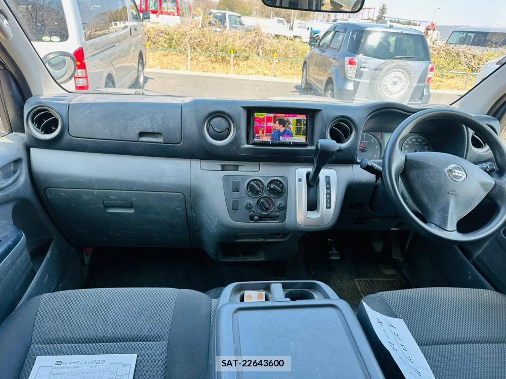 Nissan NV350 Caravan 2020 4653057-12