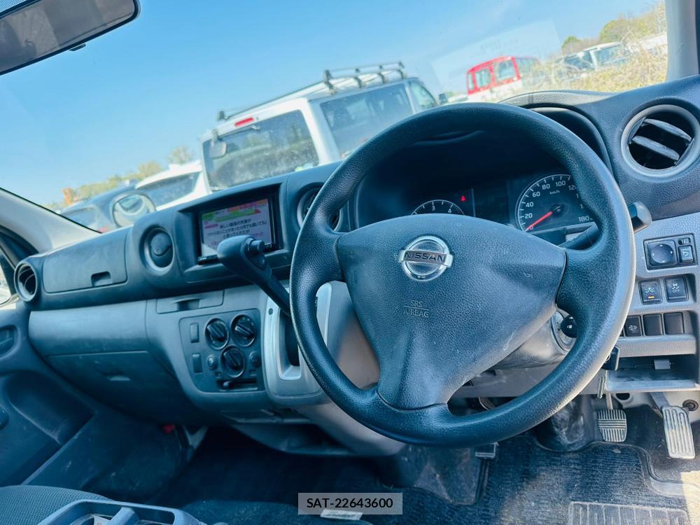 Nissan NV350 Caravan 2020 4653057-14