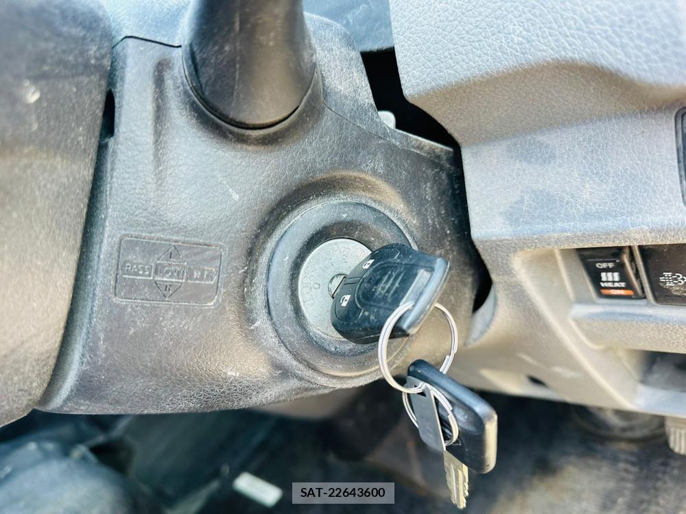 Nissan NV350 Caravan 2020 4653057-16