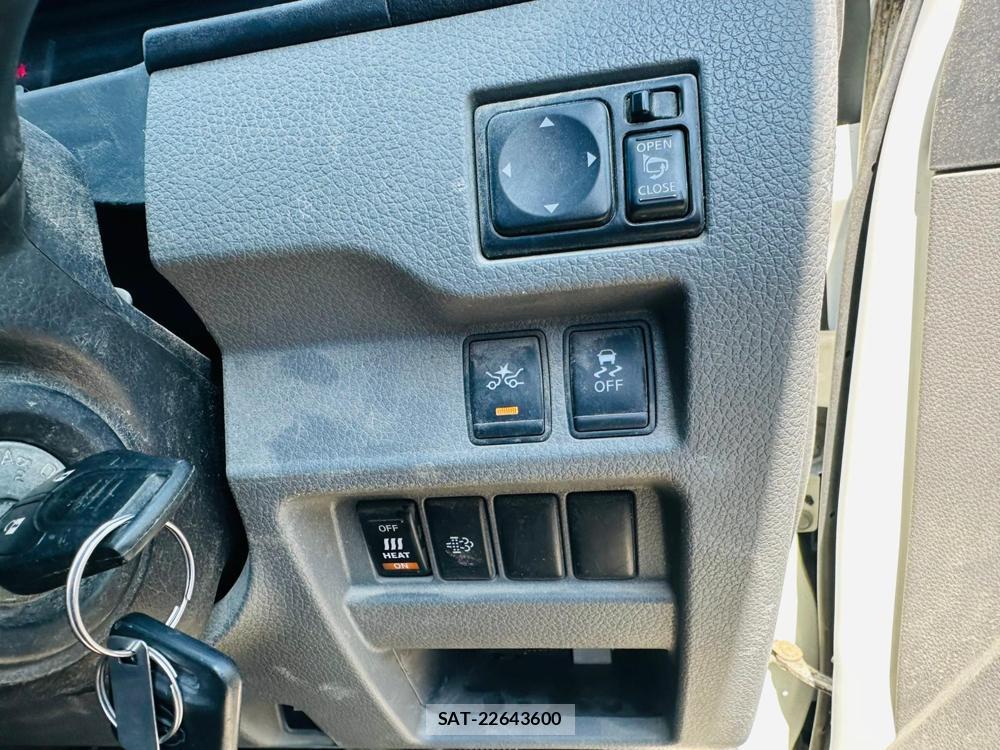 Nissan NV350 Caravan 2020 4653057-17