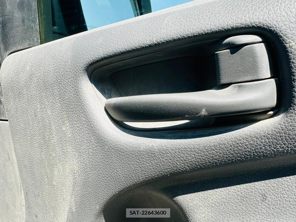 Nissan NV350 Caravan 2020 4653057-21