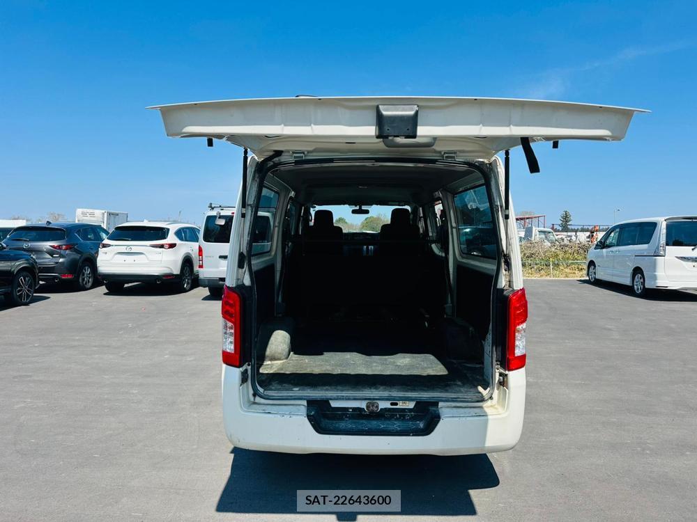 Nissan NV350 Caravan 2020 4653057-27