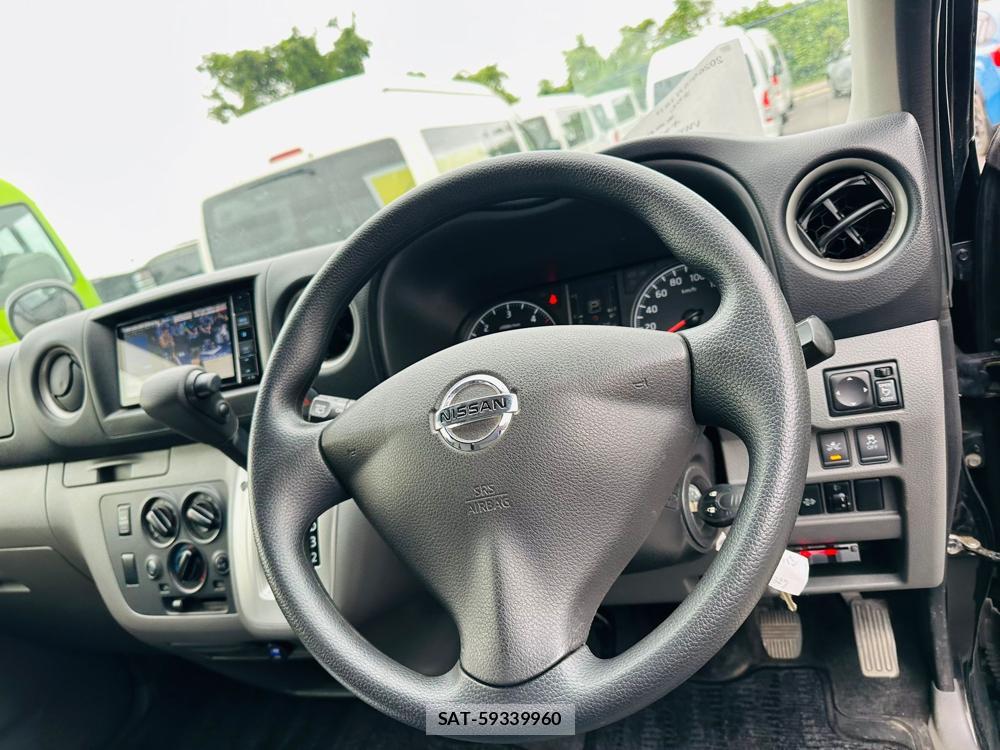 Nissan NV350 Caravan 2020 6787089-14
