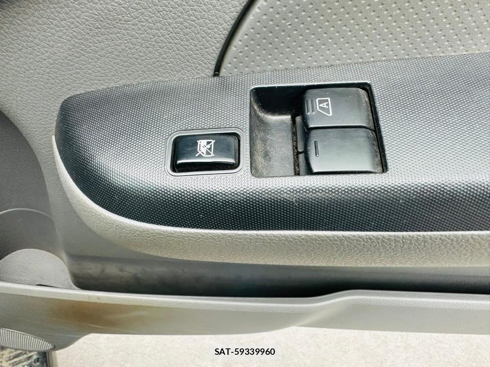 Nissan NV350 Caravan 2020 6787089-21