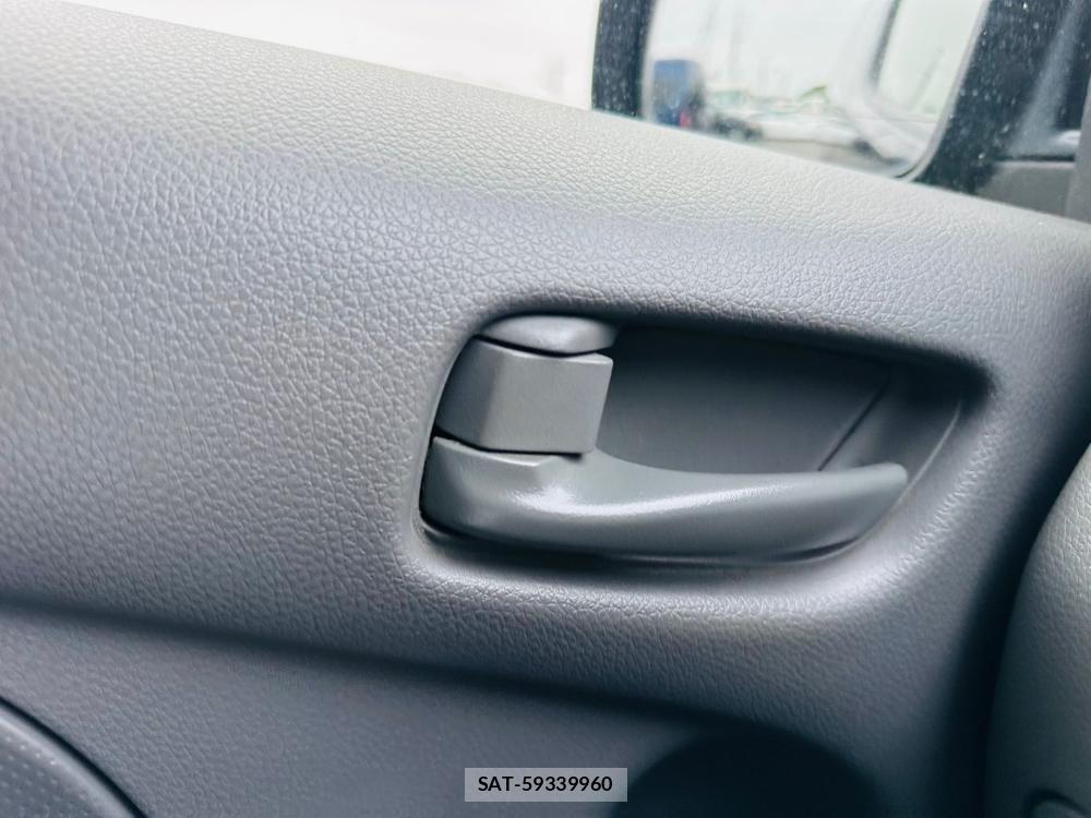 Nissan NV350 Caravan 2020 6787089-22
