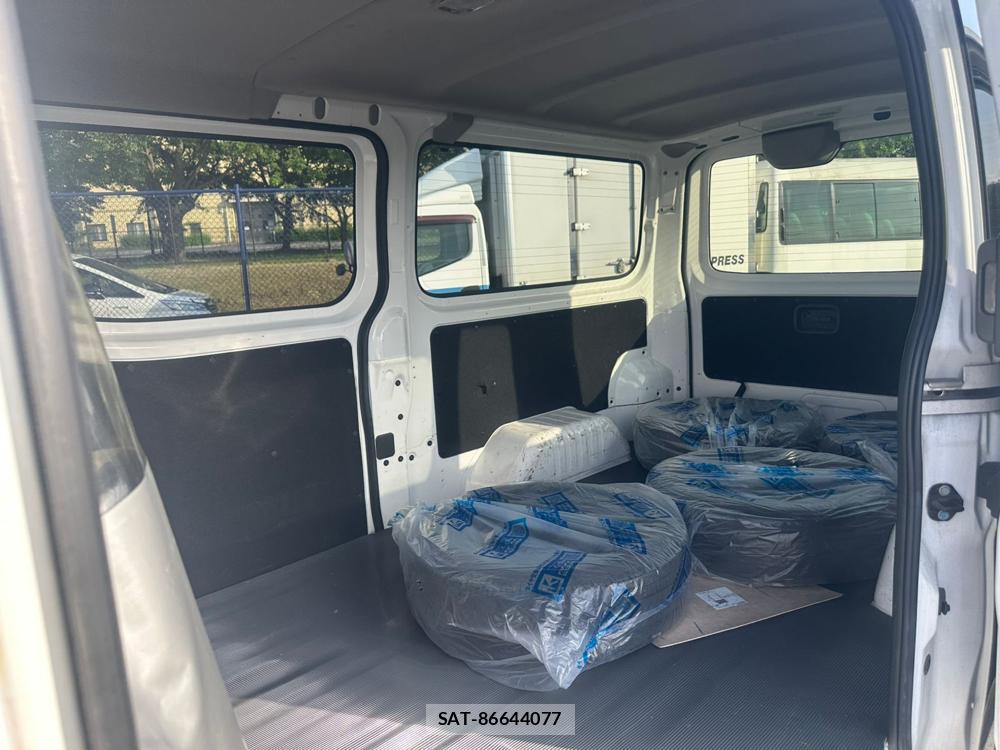 Nissan NV350 Caravan 2019 6958496-9
