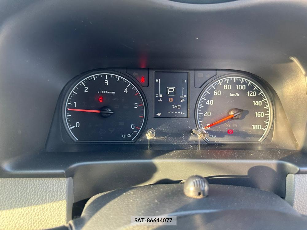 Nissan NV350 Caravan 2019 6958496-14