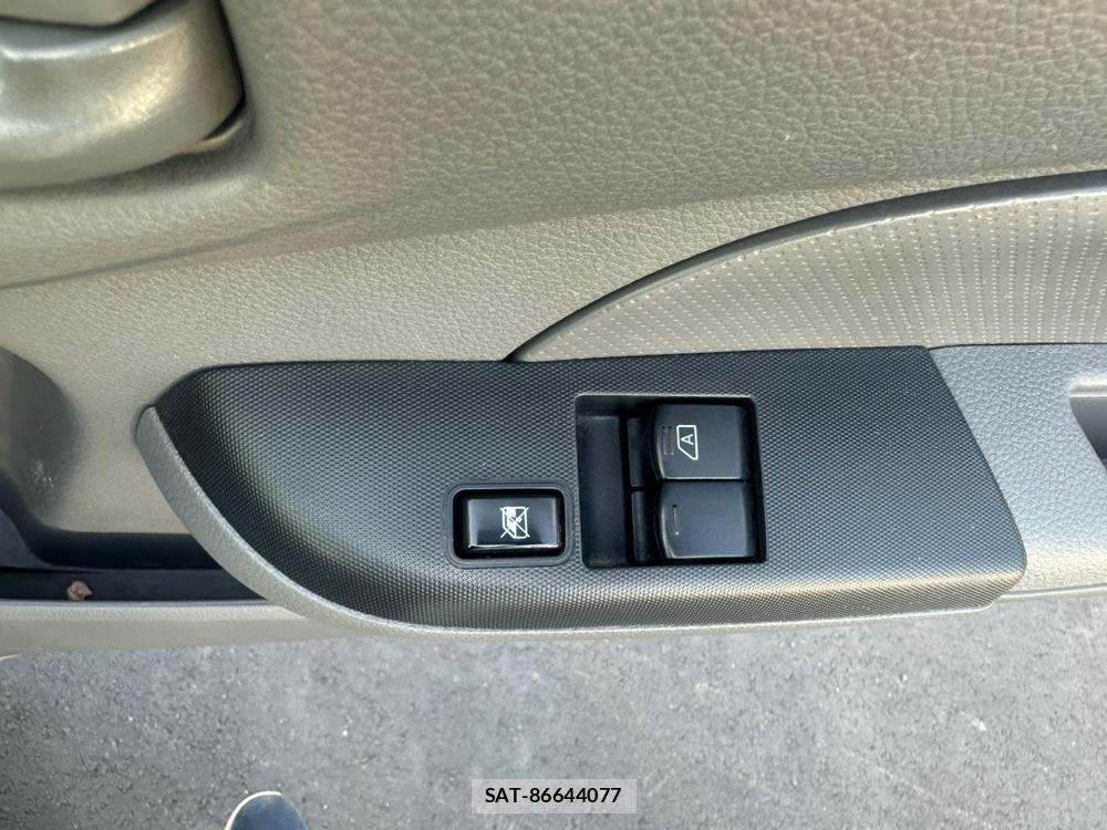 Nissan NV350 Caravan 2019 6958496-20
