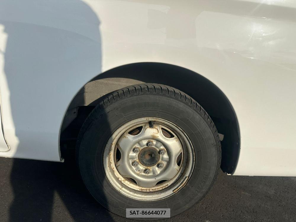 Nissan NV350 Caravan 2019 6958496-28