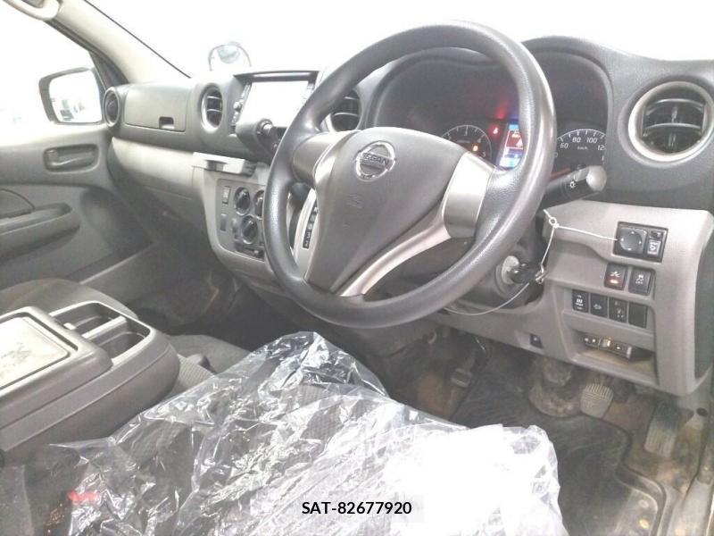 Nissan NV350 Caravan 2020-01 8044006-4