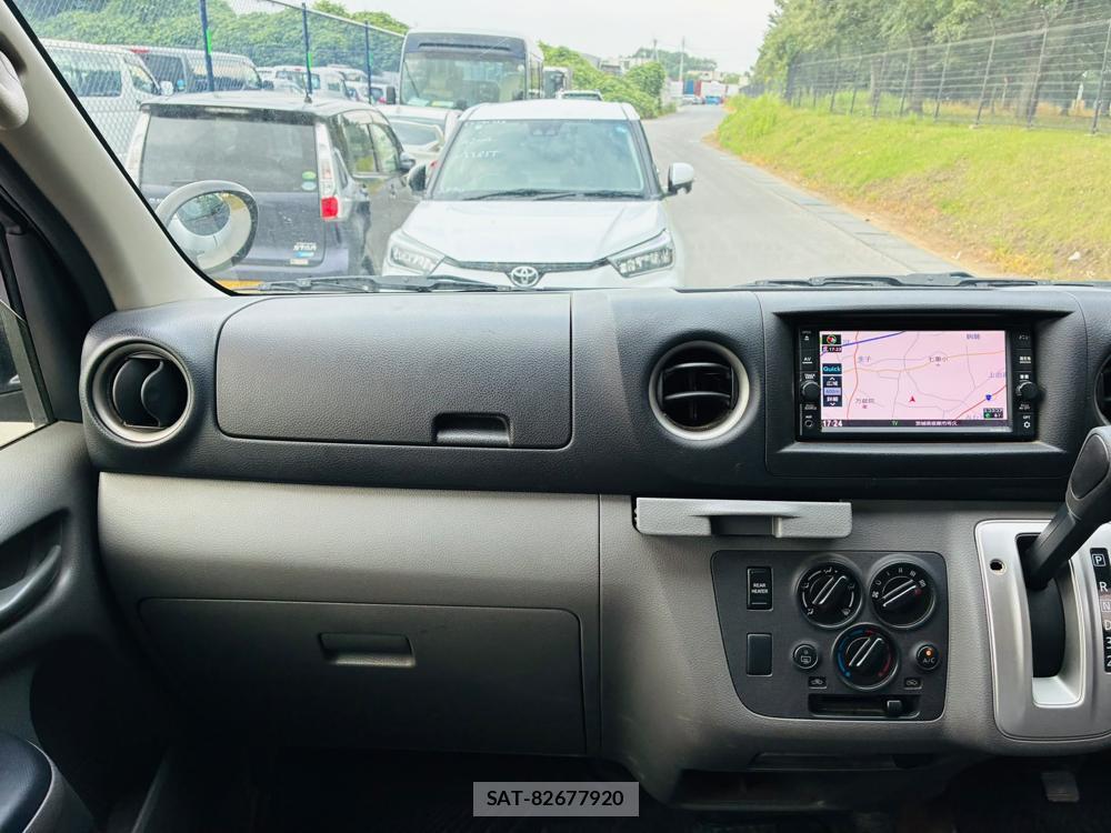 Nissan NV350 Caravan 2020-01 8044006-17