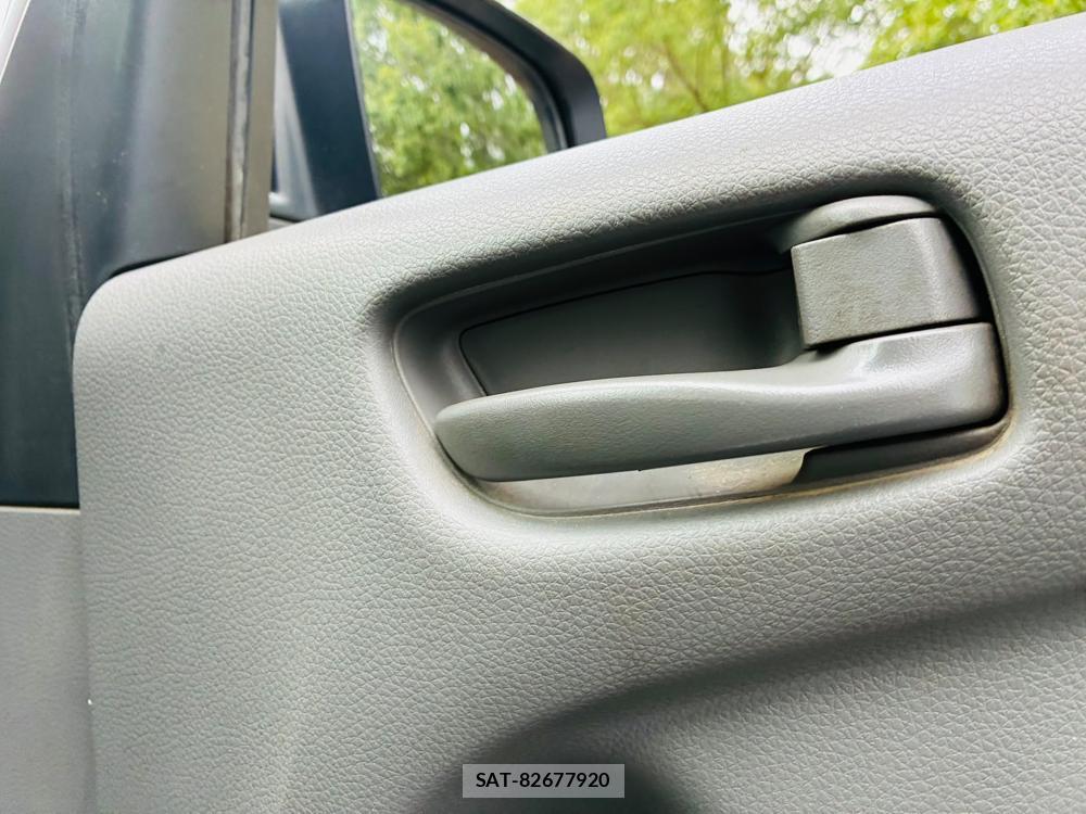 Nissan NV350 Caravan 2020-01 8044006-20