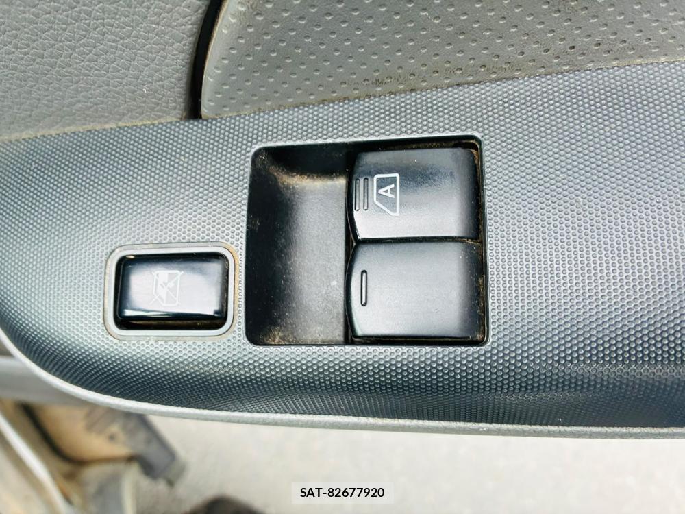 Nissan NV350 Caravan 2020-01 8044006-21
