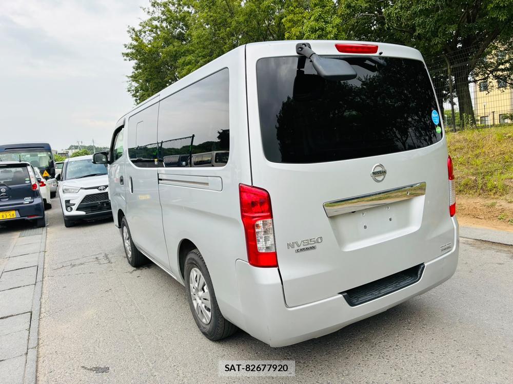 Nissan NV350 Caravan 2020-01 8044006-2