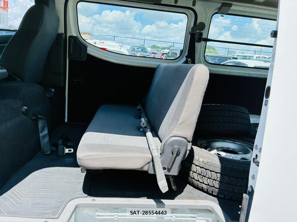 Nissan NV350 Caravan 2019-05 8252484-9