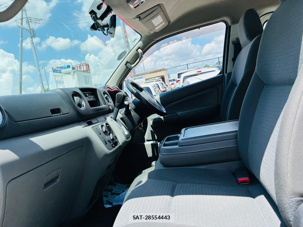 Nissan NV350 Caravan 2019-05 8252484-10