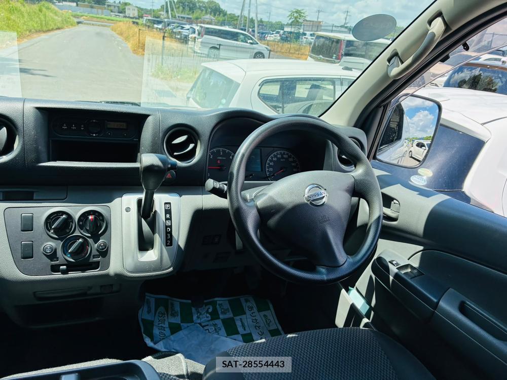 Nissan NV350 Caravan 2019-05 8252484-13