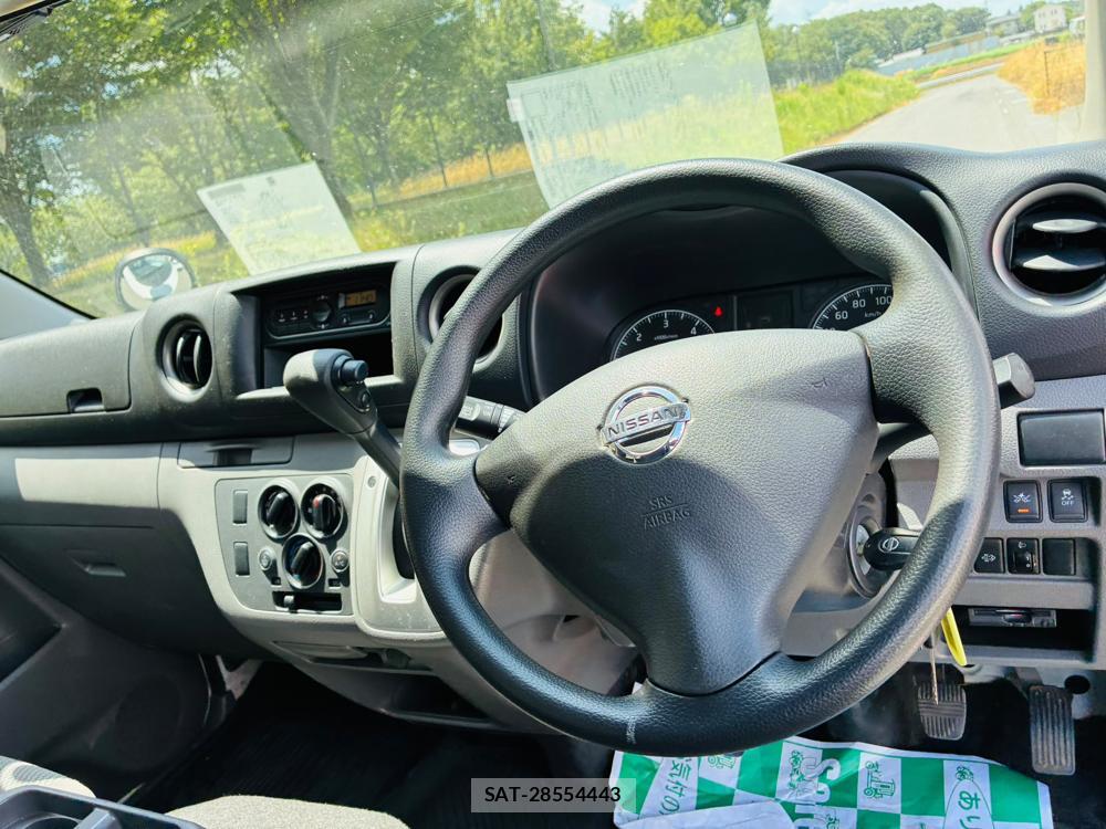 Nissan NV350 Caravan 2019-05 8252484-14