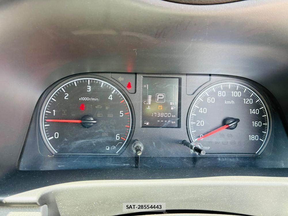 Nissan NV350 Caravan 2019-05 8252484-15