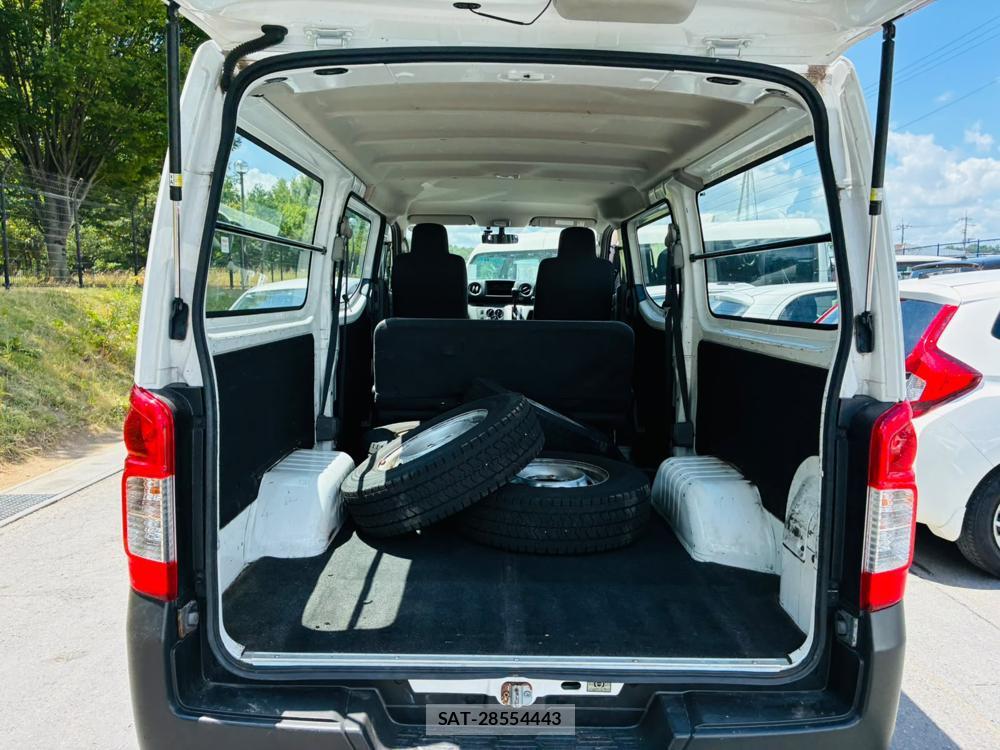 Nissan NV350 Caravan 2019-05 8252484-24