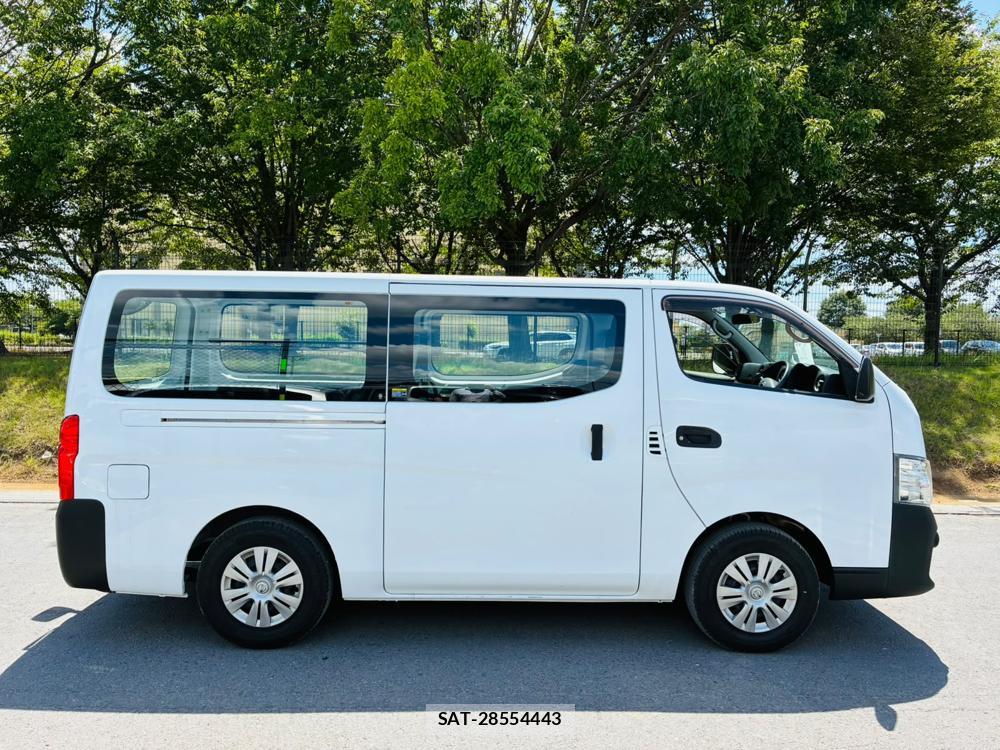 Nissan NV350 Caravan 2019-05 8252484-5