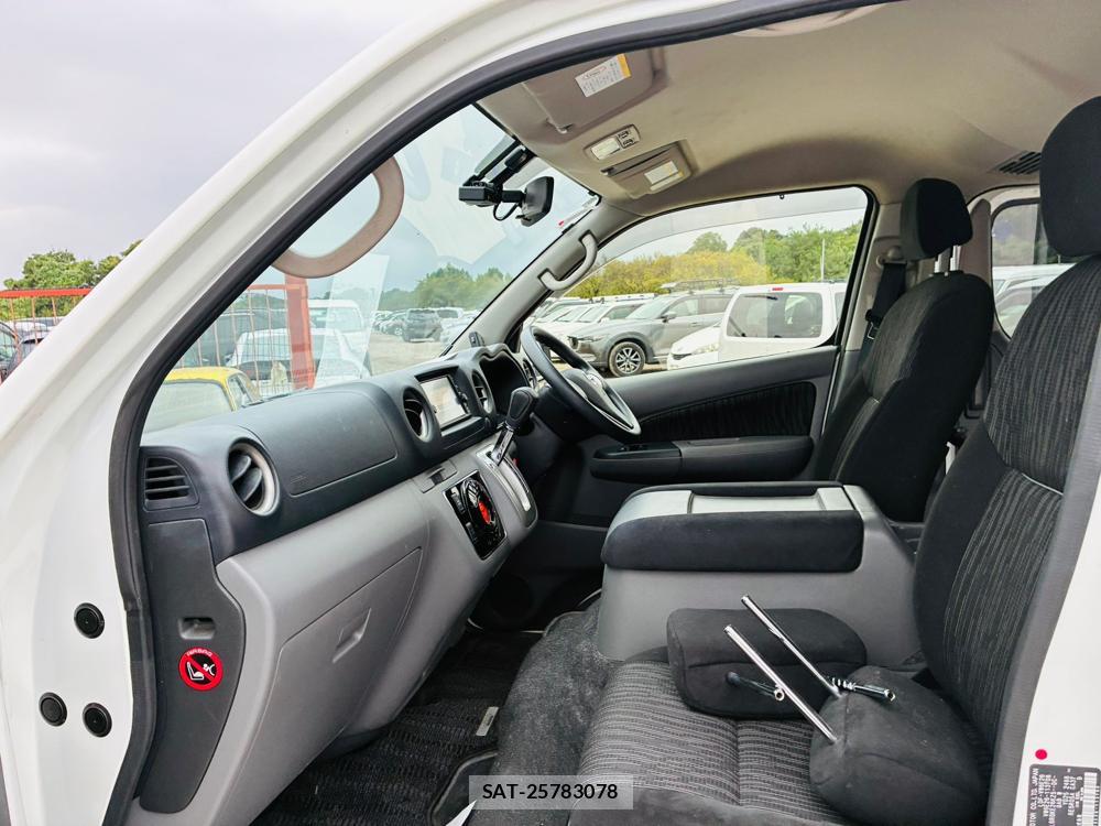 Nissan NV350 Caravan 2020 8603372-10