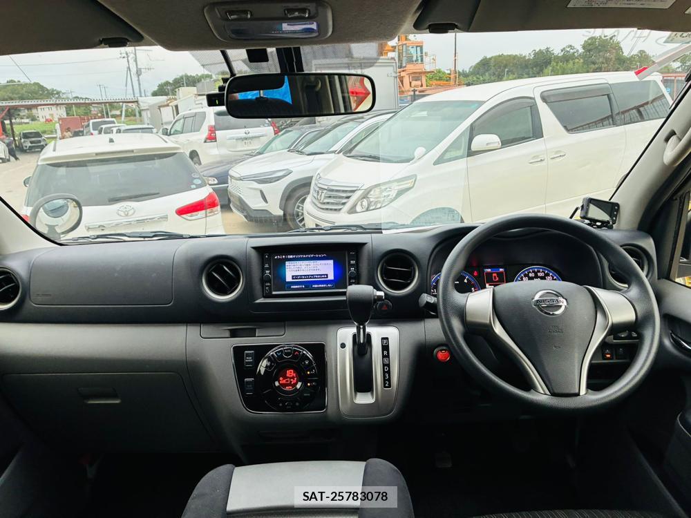 Nissan NV350 Caravan 2020 8603372-12