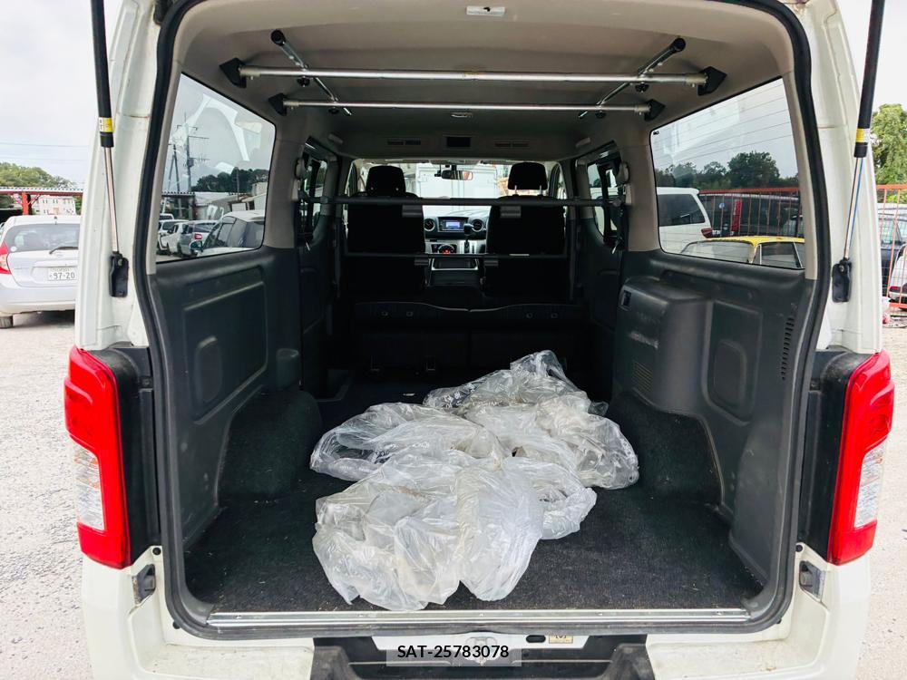 Nissan NV350 Caravan 2020 8603372-24