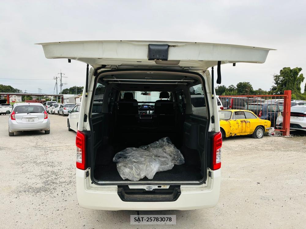 Nissan NV350 Caravan 2020 8603372-25