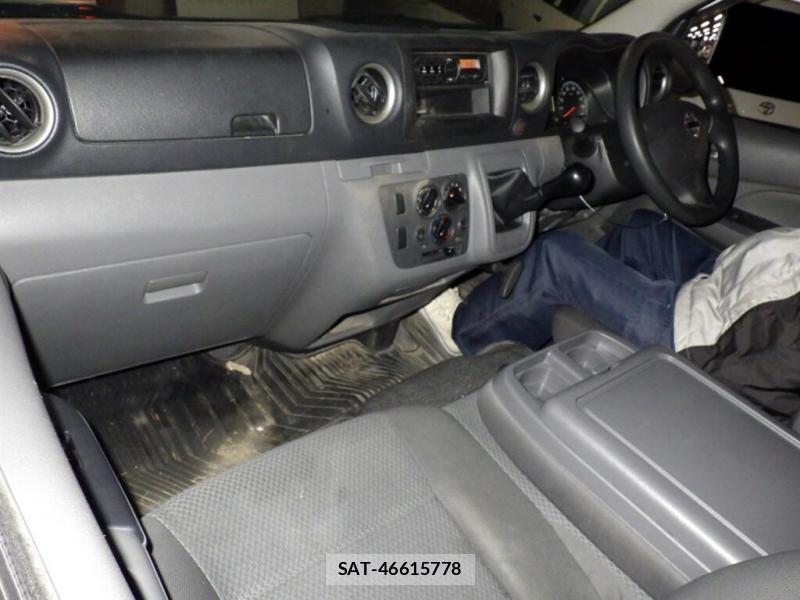 Nissan Caravan 2019-10 824698-4